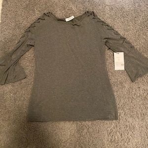 Half sleeve grey top